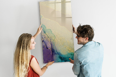 Decoratief glazen wandbord beschrijfbaar en magnetisch Kleurrijke herinneringen op een kurkbord.