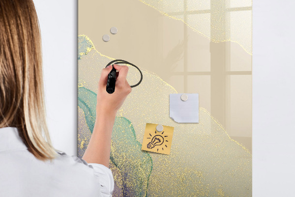 Decoratief glazen wandbord beschrijfbaar en magnetisch Kleurrijke herinneringen op een kurkbord.
