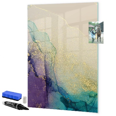 Decoratief glazen wandbord beschrijfbaar en magnetisch Kleurrijke herinneringen op een kurkbord.