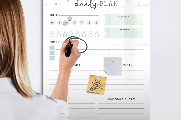 Decoratief glazen wandbord beschrijfbaar en magnetisch Dagelijkse organisatie en taakplanning