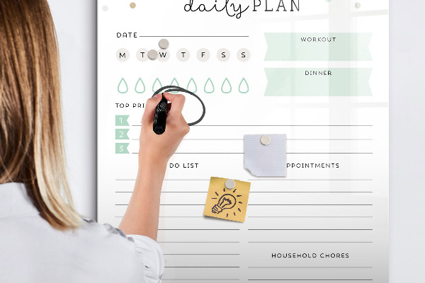 Decoratief glazen wandbord beschrijfbaar en magnetisch Dagelijkse organisatie en taakplanning