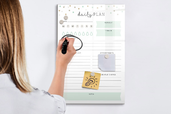 Decoratief glazen wandbord beschrijfbaar en magnetisch Dagelijkse organisatie en taakplanning