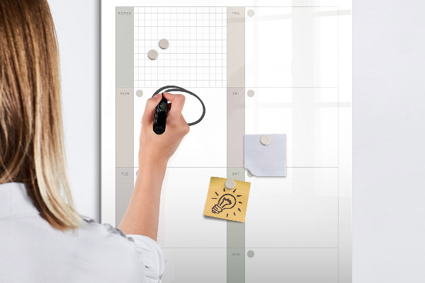 Decoratief glazen wandbord beschrijfbaar en magnetisch Weekplanning met ruimte voor foto's