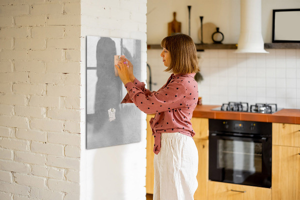Decoratief glazen wandbord beschrijfbaar en magnetisch Een ruimte voor het delen van herinneringen en notities.