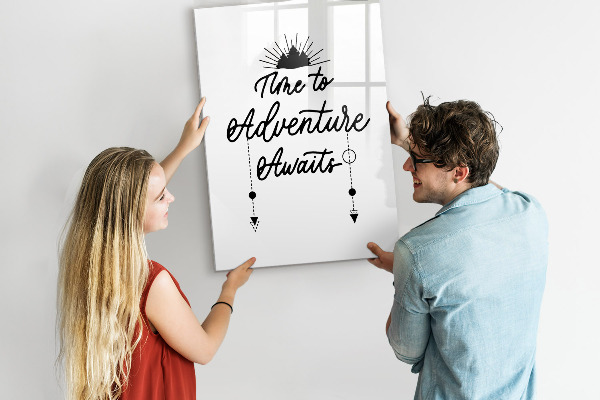 Decoratief glazen wandbord beschrijfbaar en magnetisch Een creatieve ruimte voor herinneringen en foto's