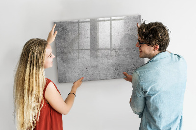 Decoratief glazen wandbord beschrijfbaar en magnetisch Een modern prikbord voor het ophangen van foto's.