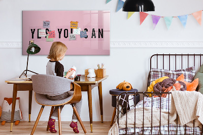 Decoratief glazen wandbord beschrijfbaar en magnetisch Een inspirerende ruimte voor zelfexpressie.