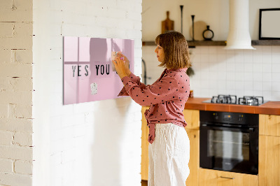 Decoratief glazen wandbord beschrijfbaar en magnetisch Een inspirerende ruimte voor zelfexpressie.