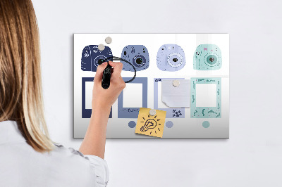 Decoratief glazen wandbord beschrijfbaar en magnetisch Een creatieve plek voor herinneringen en foto's