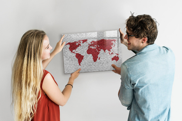 Decoratief glazen wandbord beschrijfbaar en magnetisch Wereldkaart met fotolocaties