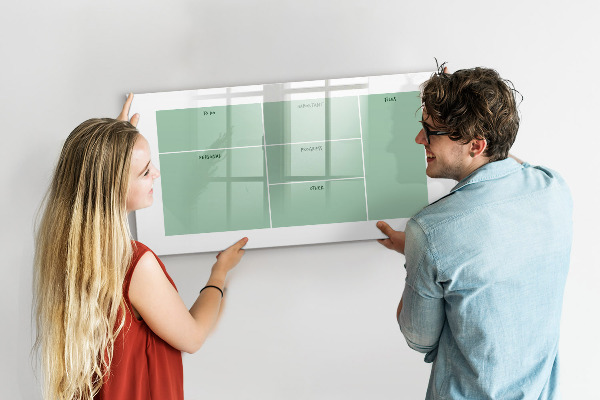 Decoratief glazen wandbord beschrijfbaar en magnetisch Agenda met notities en foto's