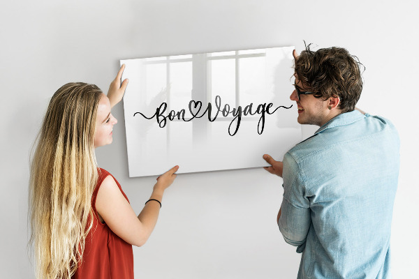 Decoratief glazen wandbord beschrijfbaar en magnetisch Een creatieve ruimte voor herinneringen en foto's