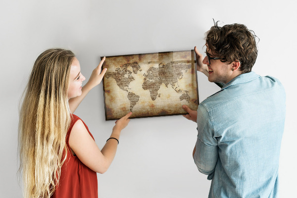 Decoratief glazen wandbord beschrijfbaar en magnetisch Wereldkaart met fotolocaties