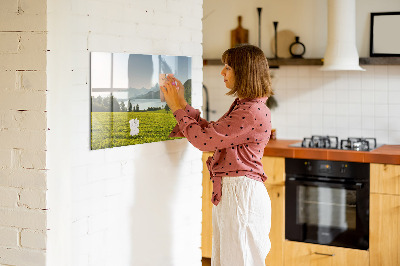 Decoratief glazen wandbord beschrijfbaar en magnetisch Een creatieve ruimte om je herinneringen tentoon te stellen.