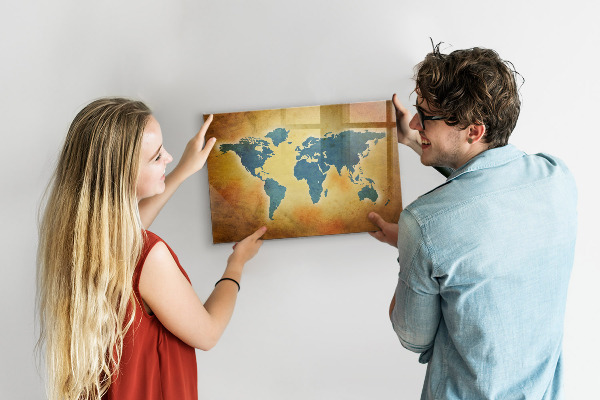 Decoratief glazen wandbord beschrijfbaar en magnetisch Wereldkaart met ruimte voor foto's
