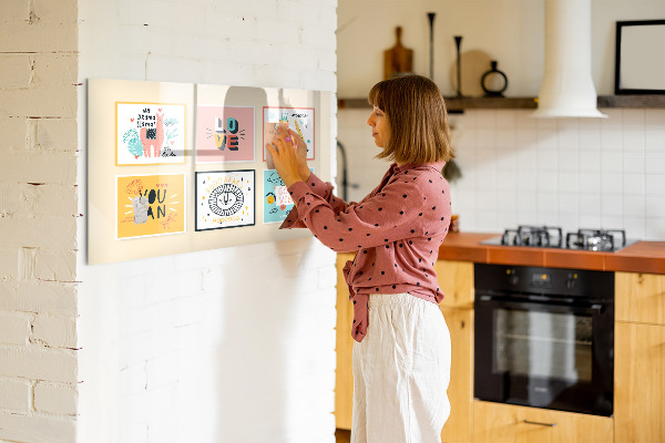 Decoratief glazen wandbord beschrijfbaar en magnetisch Creatieve collages vol positieve emoties