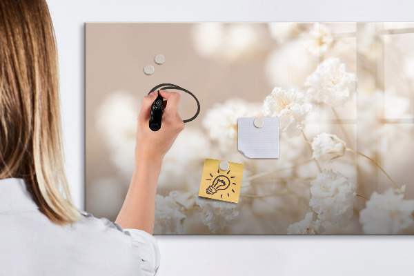 Decoratief glazen wandbord beschrijfbaar en magnetisch Een creatieve plek voor herinneringen en foto's