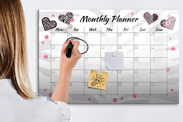 Decoratief glazen wandbord beschrijfbaar en magnetisch Maandplanner met hartjes en foto's