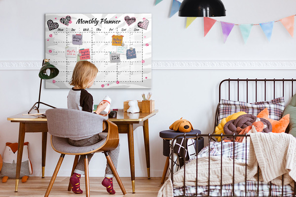 Decoratief glazen wandbord beschrijfbaar en magnetisch Maandplanner met hartjes en foto's