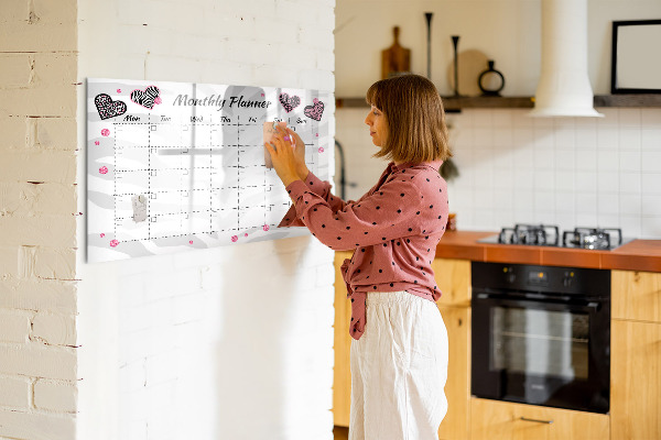 Decoratief glazen wandbord beschrijfbaar en magnetisch Maandplanner met hartjes en foto's