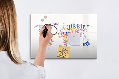 Decoratief glazen wandbord beschrijfbaar en magnetisch Een wereldkaart met persoonlijke herinneringen.
