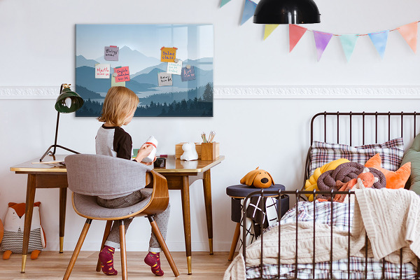 Decoratief glazen wandbord beschrijfbaar en magnetisch Een landschap met een plek voor herinneringen.