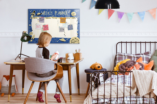Decoratief glazen wandbord beschrijfbaar en magnetisch Weekplanner met een ruimtethema
