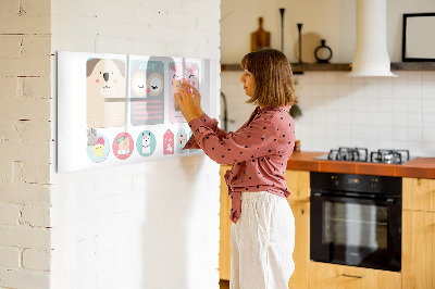 Decoratief glazen wandbord beschrijfbaar en magnetisch Kleurrijke briefjes en foto's aan de muur