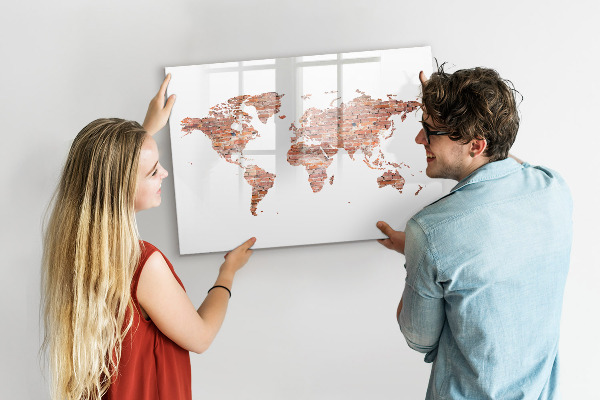 Decoratief glazen wandbord beschrijfbaar en magnetisch Wereldkaart met foto's en aantekeningen