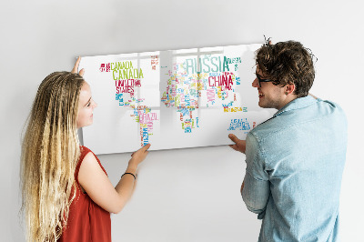 Decoratief glazen wandbord beschrijfbaar en magnetisch Een wereldkaart met persoonlijke herinneringen.