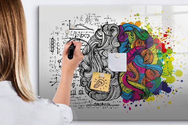 Decoratief glazen wandbord beschrijfbaar en magnetisch Een creatieve ruimte voor herinneringen en ideeën.