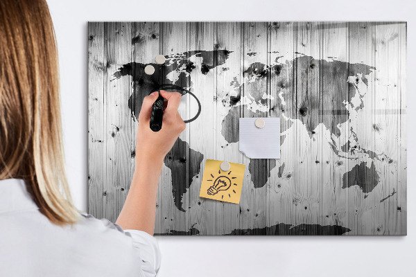 Decoratief glazen wandbord beschrijfbaar en magnetisch Een wereldkaart met persoonlijke herinneringen.
