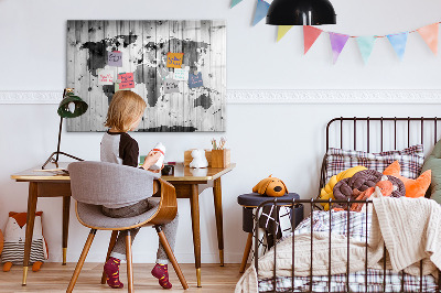 Decoratief glazen wandbord beschrijfbaar en magnetisch Een wereldkaart met persoonlijke herinneringen.