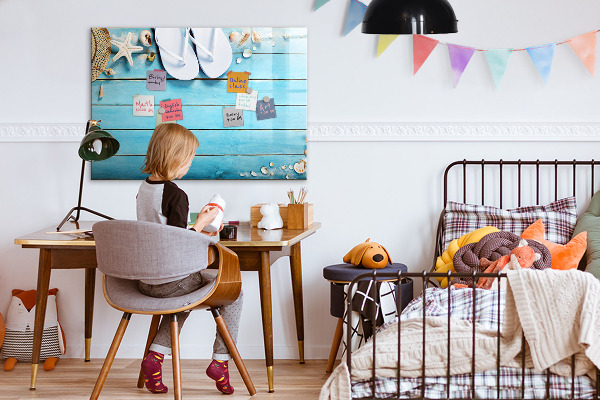 Decoratief glazen wandbord beschrijfbaar en magnetisch Zomerherinneringen op een kleurrijk bord.
