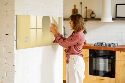 Decoratief glazen wandbord beschrijfbaar en magnetisch Een knusse plek voor herinneringen en aantekeningen.