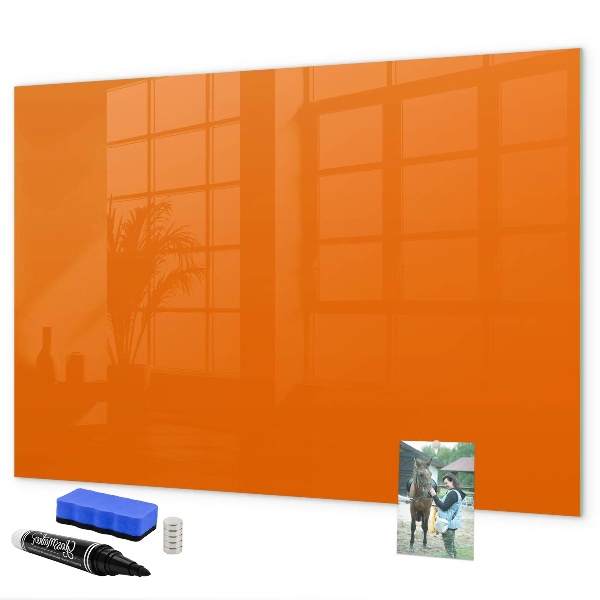 Decoratief glazen wandbord beschrijfbaar en magnetisch Een creatieve manier om je foto's te presenteren.