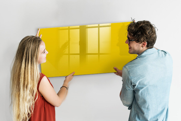 Decoratief glazen wandbord beschrijfbaar en magnetisch Een kleurrijk prikbord voor notities en foto's