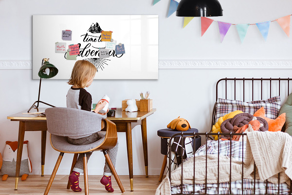 Decoratief glazen wandbord beschrijfbaar en magnetisch Tijd voor avontuur en herinneringen.