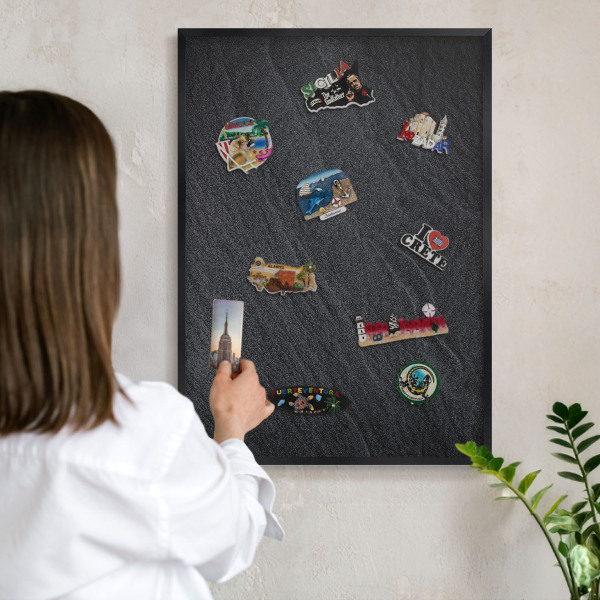 Metalen bord voor magneten met zwarte lijst Grijze textuur