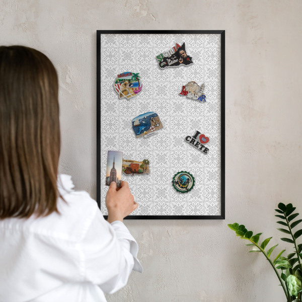 Wandbord voor magneten in een zwarte lijst Geometrische symmetrie