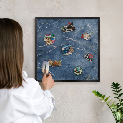 Wandbord voor magneten in een zwarte lijst Marmeren elegantie