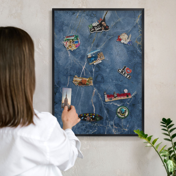 Wandbord voor magneten in een zwarte lijst Marmeren elegantie