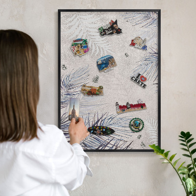 Wandbord voor magneten in een zwarte lijst Bladrijke elegantie