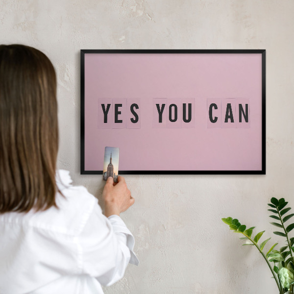 Wandbord voor magneten in een zwarte lijst Motivatie elke dag