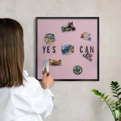 Wandbord voor magneten in een zwarte lijst Motivatie elke dag