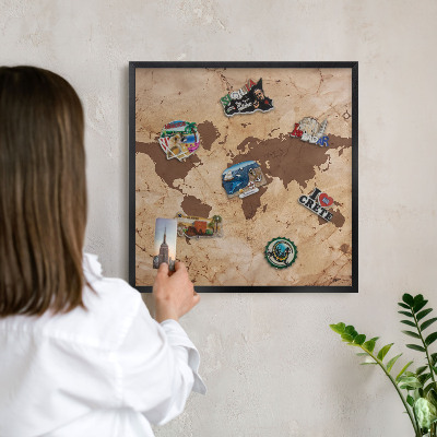 Wandbord voor magneten in een zwarte lijst Wereldkaart