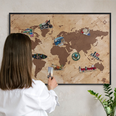 Wandbord voor magneten in een zwarte lijst Wereldkaart