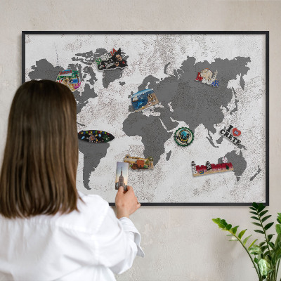 Wandbord voor magneten in een zwarte lijst Wereldkaart