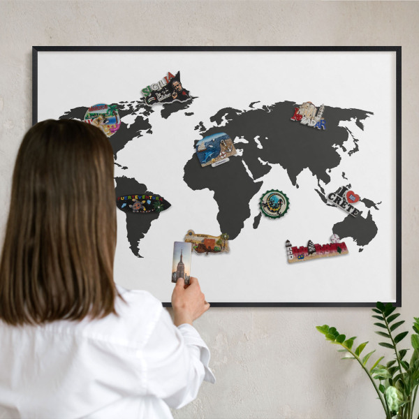 Wandbord voor magneten in een zwarte lijst Wereldkaart