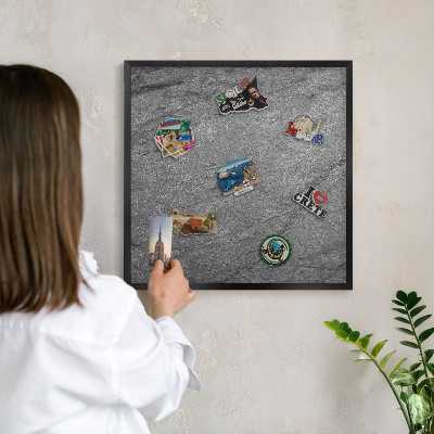 Wandbord voor magneten in een zwarte lijst Grijze steen